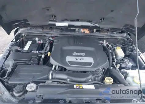 2016 Jeep Wrangler Unlimited Sahara z USA, uszkodzony, nr VIN 1C4BJWEG3GL137893